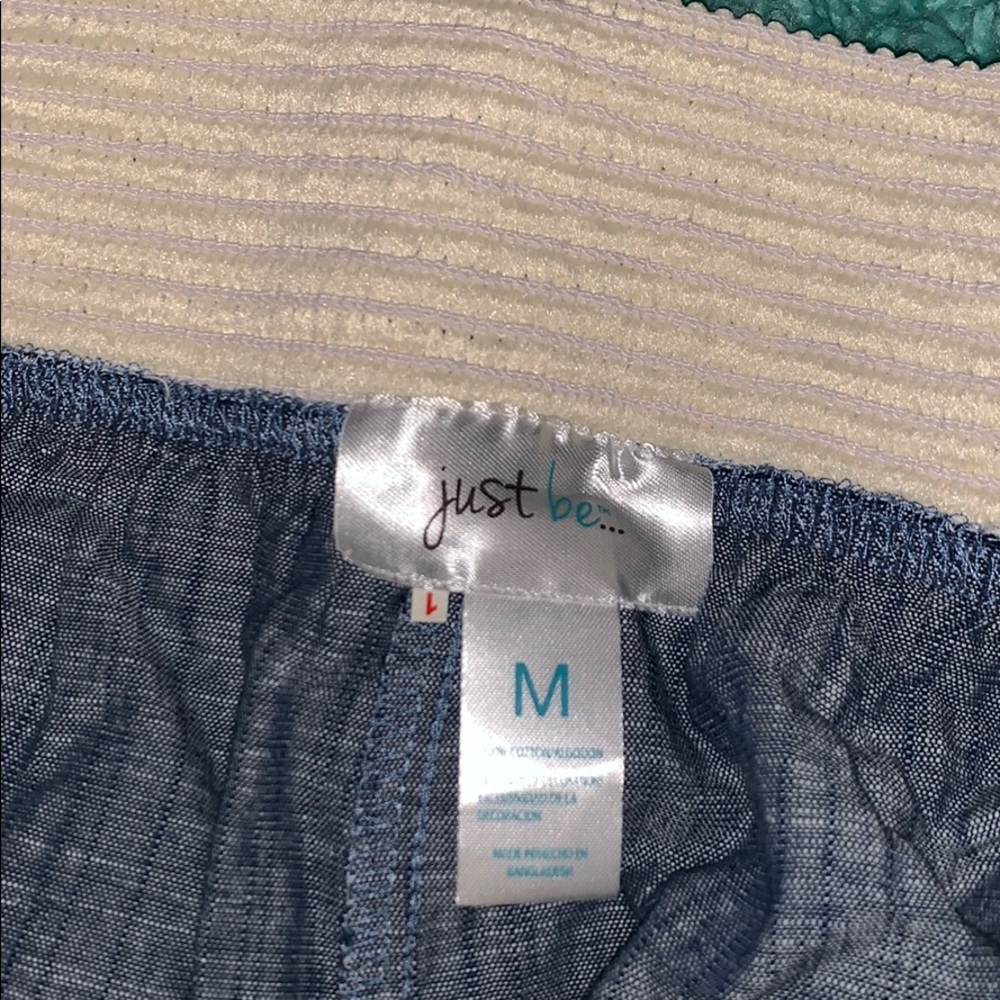 Shorts - Picture 3 of 3